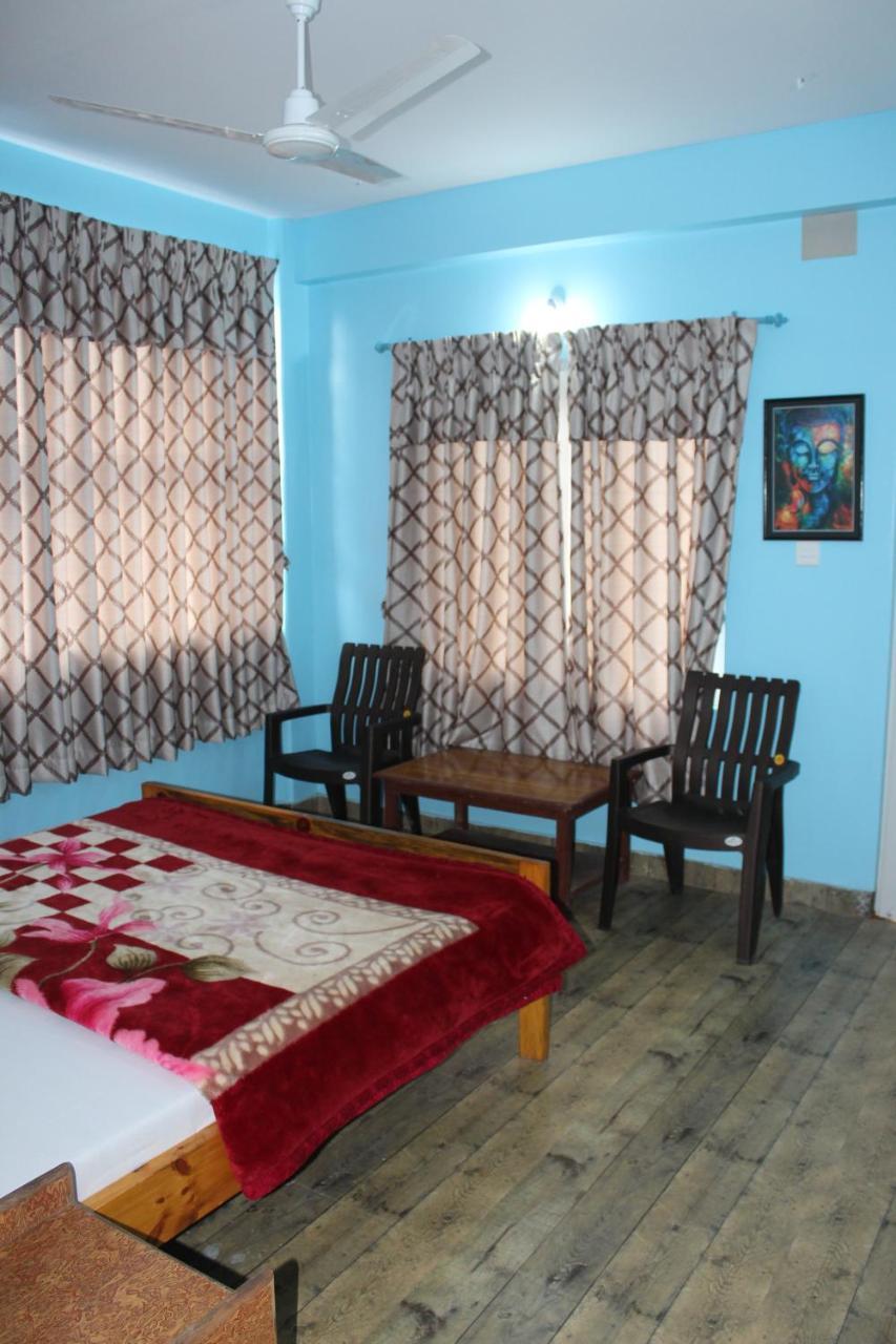 Bickey'S Homestay Покхара Экстерьер фото